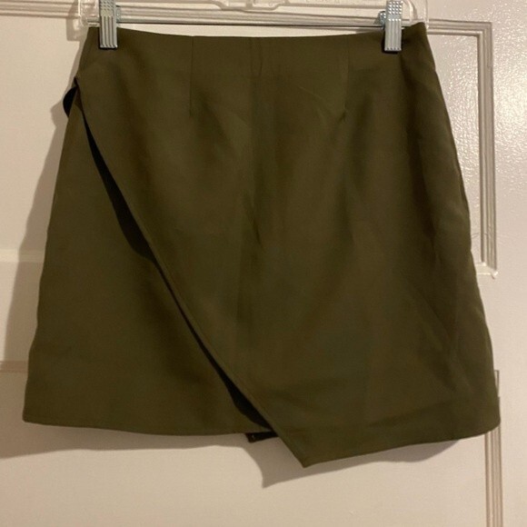 Tobi Forest Green Asymmetrical Layered Wrap Stretchy Tulip Skirt - Picture 2 of 13
